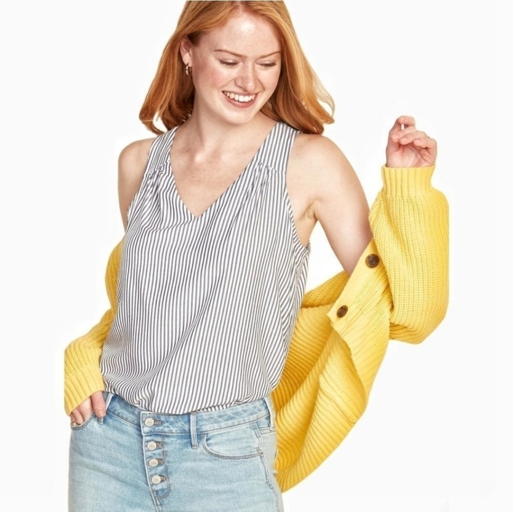 Old Navy Keyhole Top